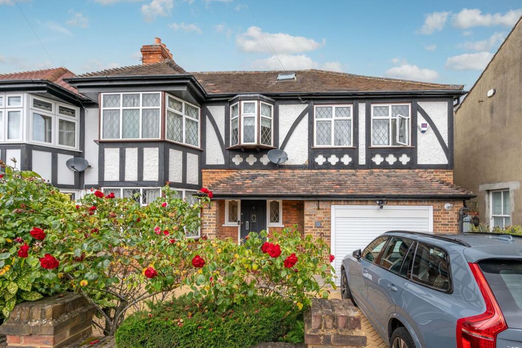 4 bed Semi Detached for rent in Merton. From Foxtons - Wimbledon 4 bed Semi Detached for rent in Merton. From Foxtons - Wimbledon