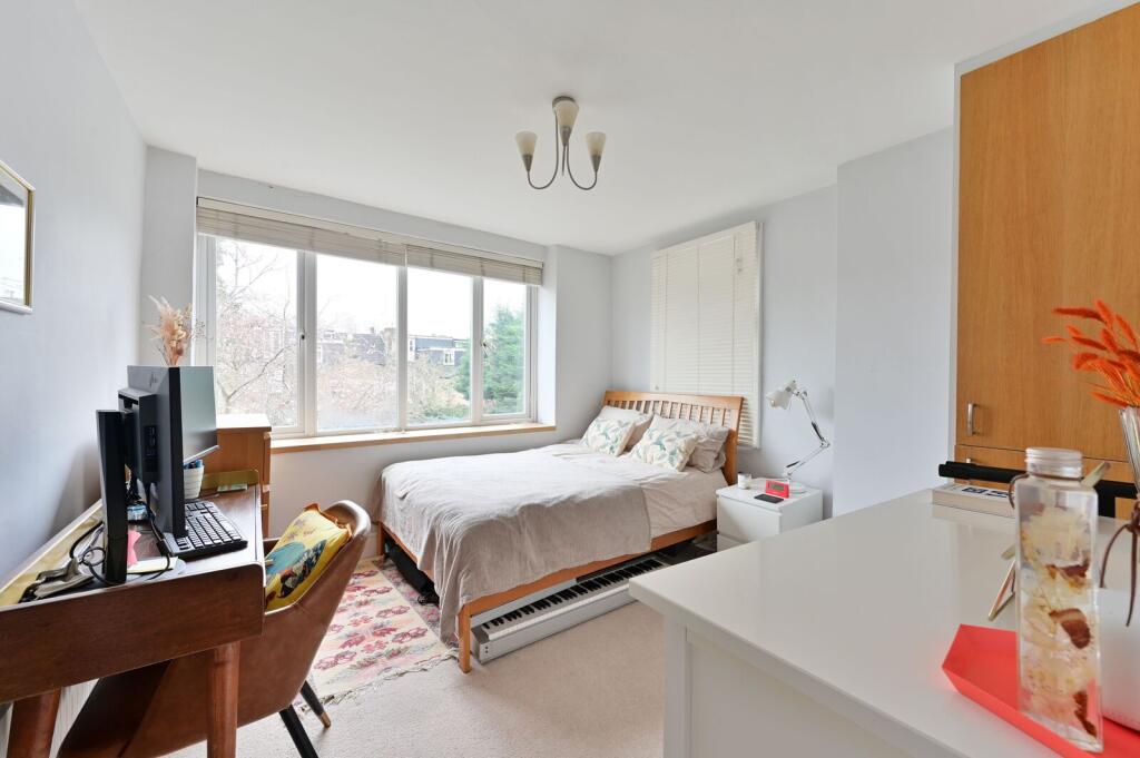 2 bed 1st Floor Flat for rent in London. From Foxtons - Wimbledon