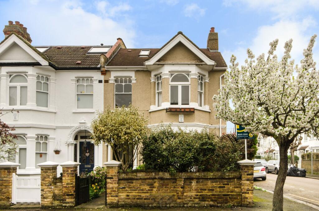 3 bed End of Terrace for rent in London. From Foxtons - Wimbledon