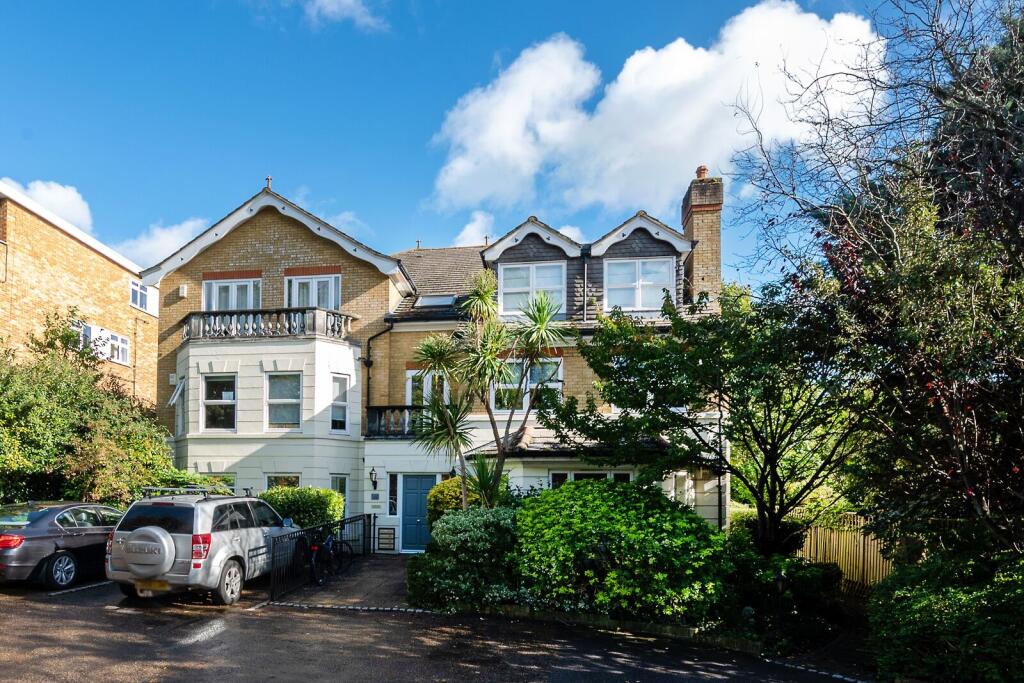 2 bed 1st Floor Flat for rent in London. From Foxtons - Wimbledon