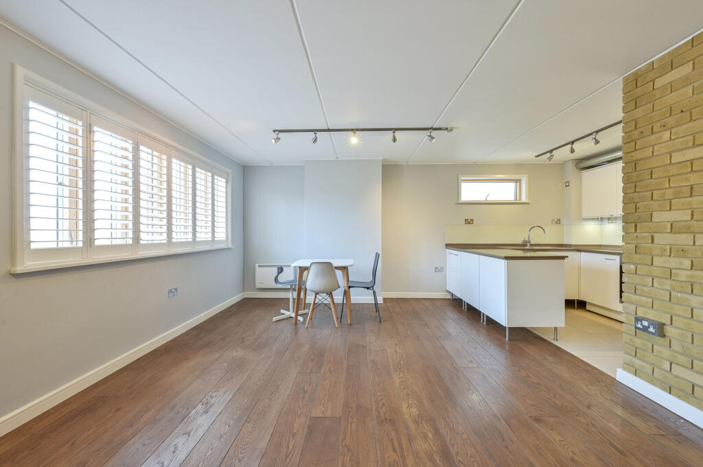 4 bed Studio for rent in Wimbledon. From Foxtons - Wimbledon