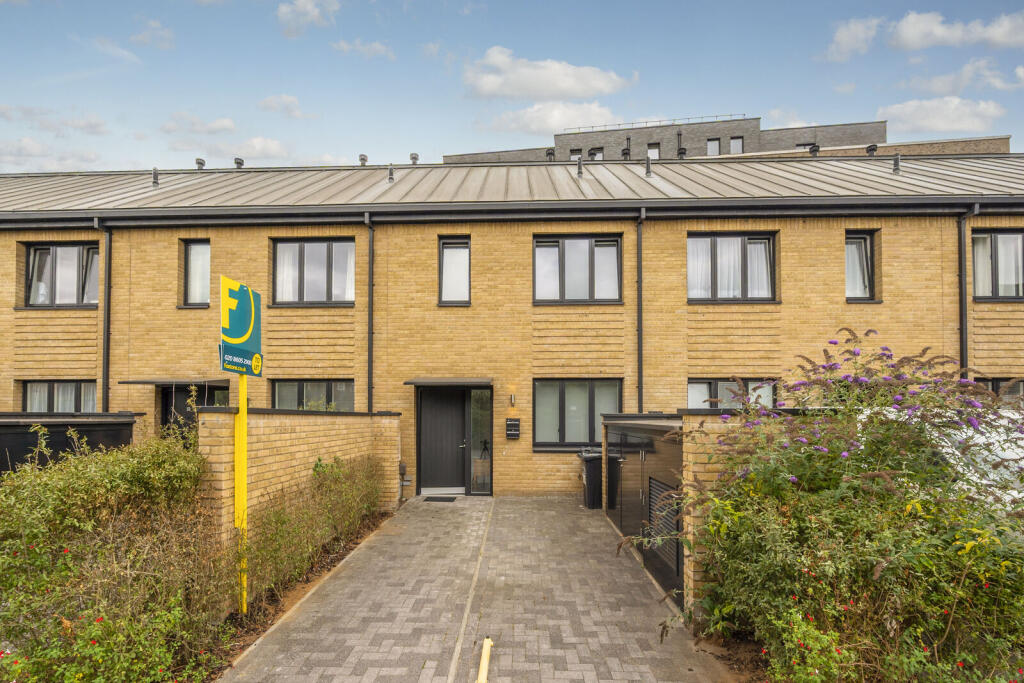 2 bed Mid Terraced House for rent in London. From Foxtons - Wimbledon
