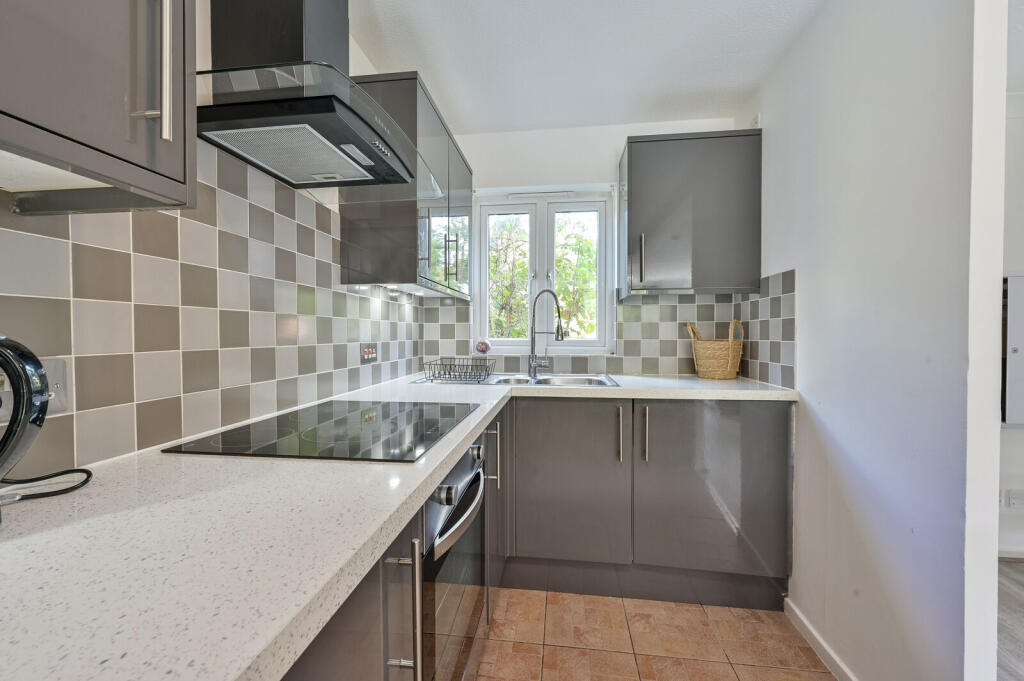 2 bed Mid Terraced House for rent in London. From Foxtons - Wimbledon 2 bed Mid Terraced House for rent in London. From Foxtons - Wimbledon