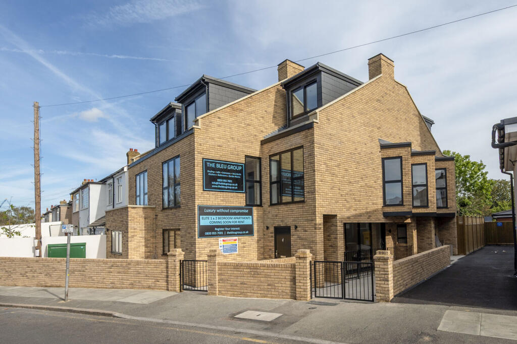 2 bed 1st Floor Flat for rent in Mitcham. From Foxtons - Wimbledon