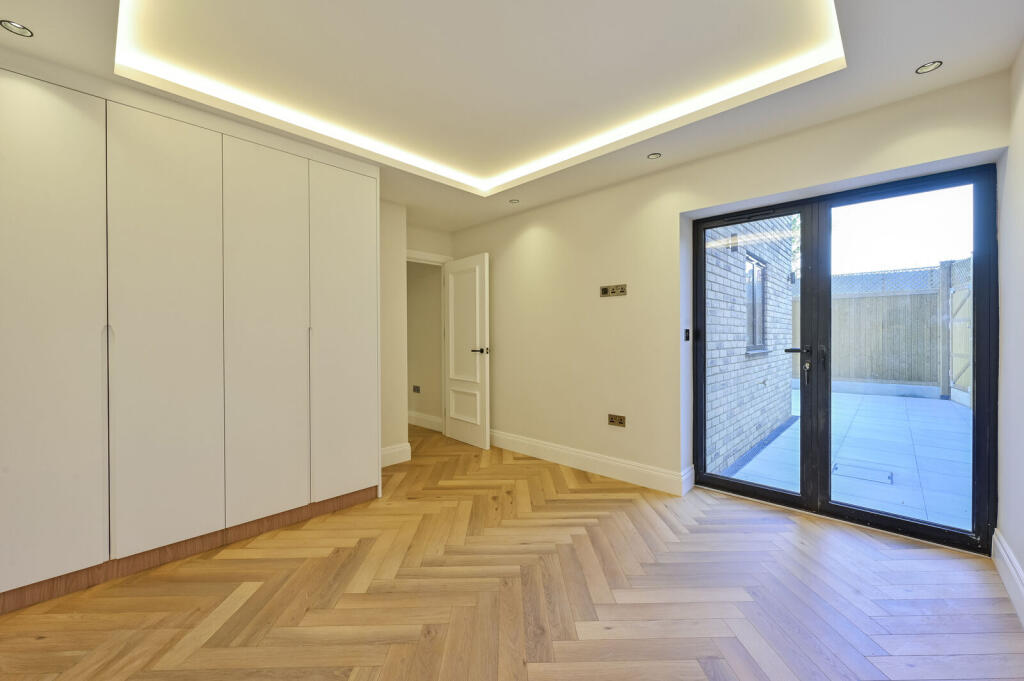 2 bed 1st Floor Flat for rent in Mitcham. From Foxtons - Wimbledon