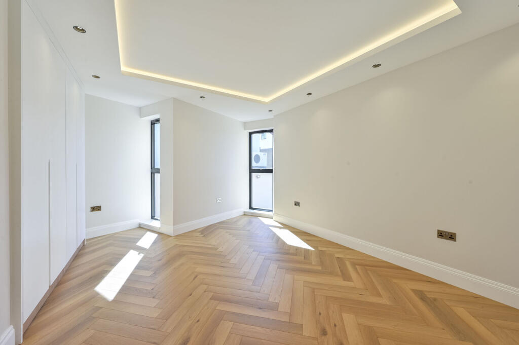 2 bed 1st Floor Flat for rent in Mitcham. From Foxtons - Wimbledon