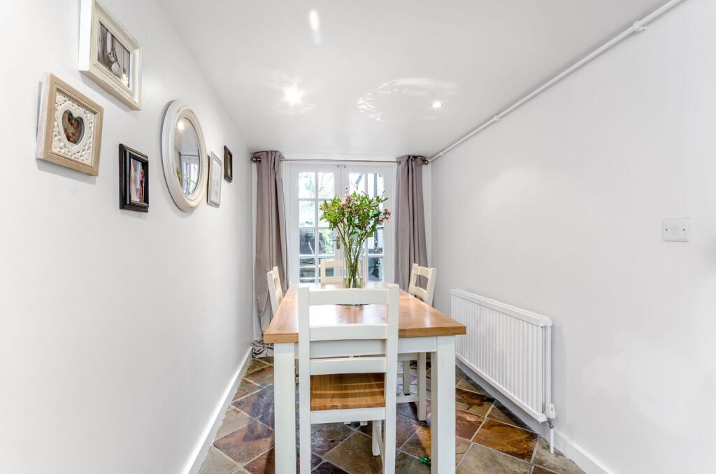 2 bed Annexe for rent in London. From Foxtons - Wimbledon