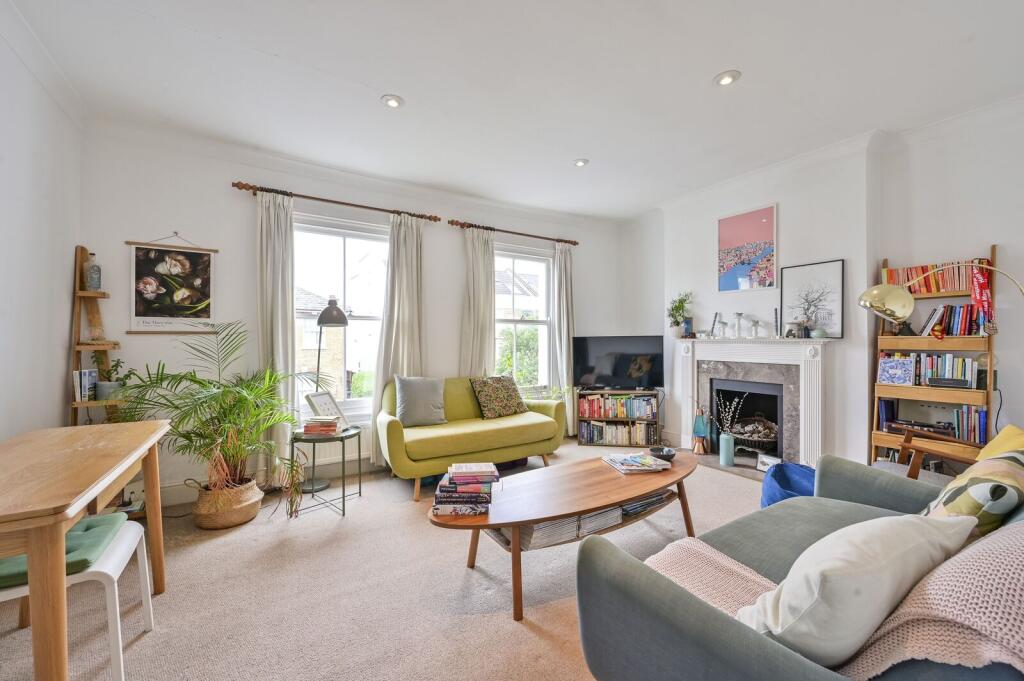 2 bed 1st Floor Flat for rent in Wimbledon. From Foxtons - Wimbledon