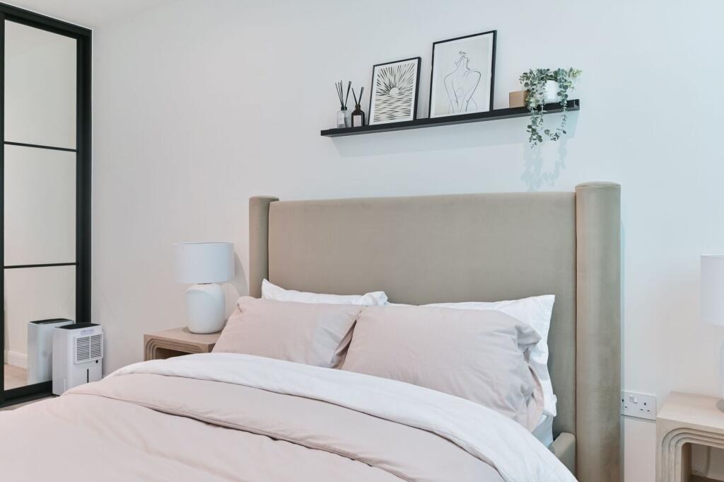 1 bed 1st Floor Flat for rent in Wimbledon. From Foxtons - Wimbledon