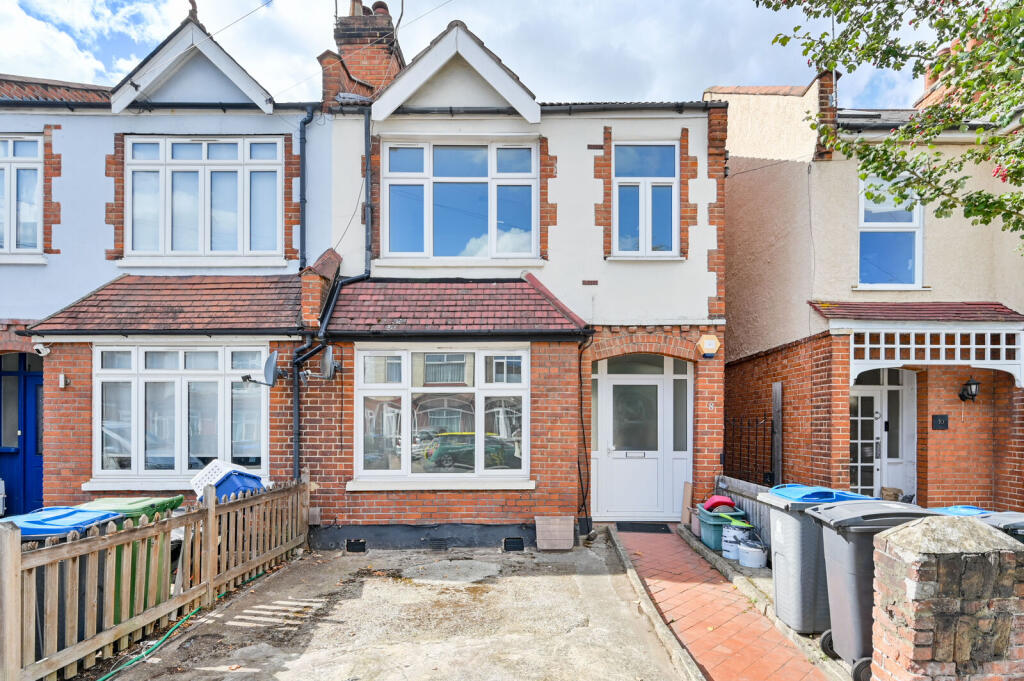 3 bed Detached for rent in New Malden. From Foxtons - New Malden 3 bed Detached for rent in New Malden. From Foxtons - New Malden