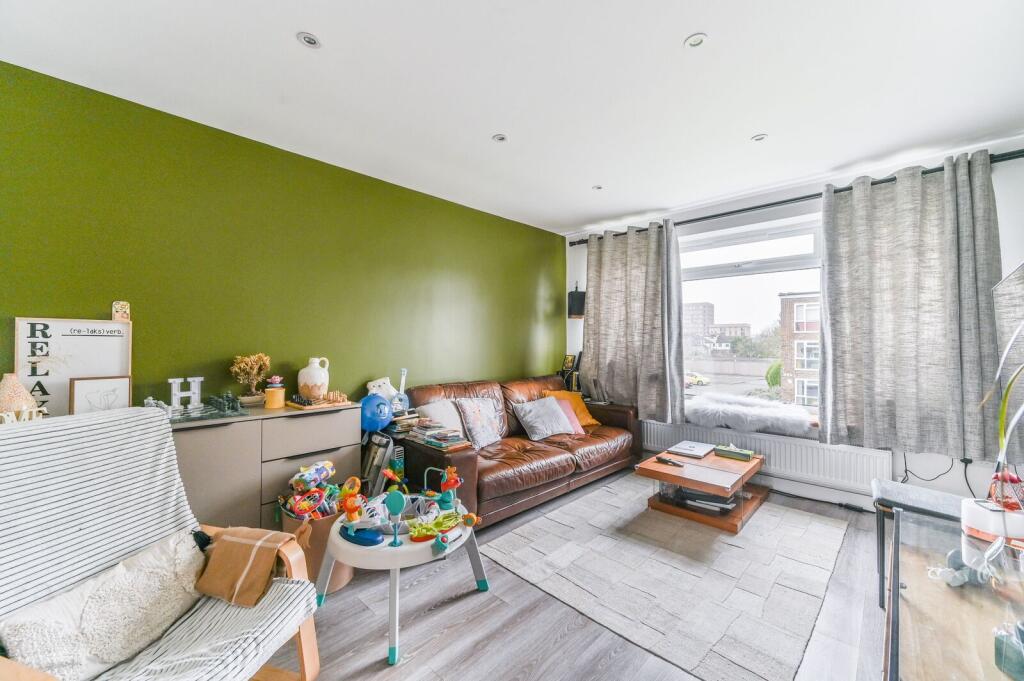 2 bed Annexe for rent in Carshalton. From Foxtons - New Malden