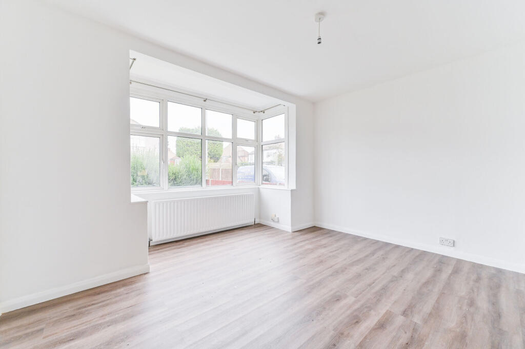 3 bed Mid Terraced House for rent in New Malden. From Foxtons - New Malden 3 bed Mid Terraced House for rent in New Malden. From Foxtons - New Malden