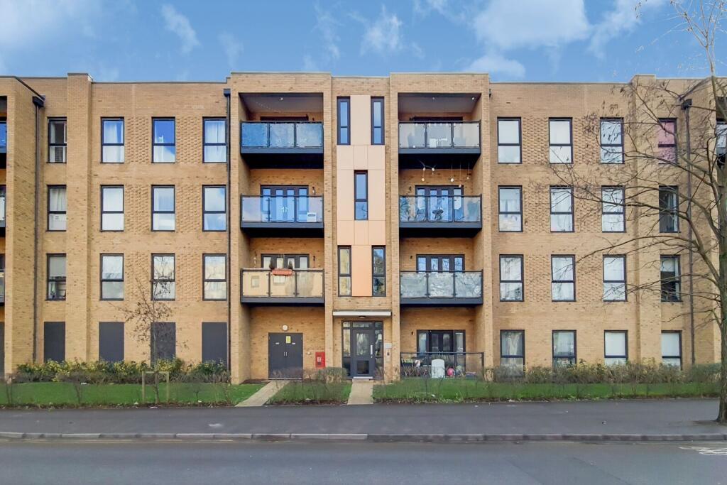 2 bed 1st Floor Flat for rent in Wallington. From Foxtons - New Malden 2 bed 1st Floor Flat for rent in Wallington. From Foxtons - New Malden