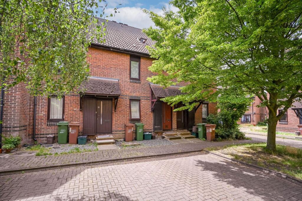 2 bed Annexe for rent in Carshalton. From Foxtons - New Malden