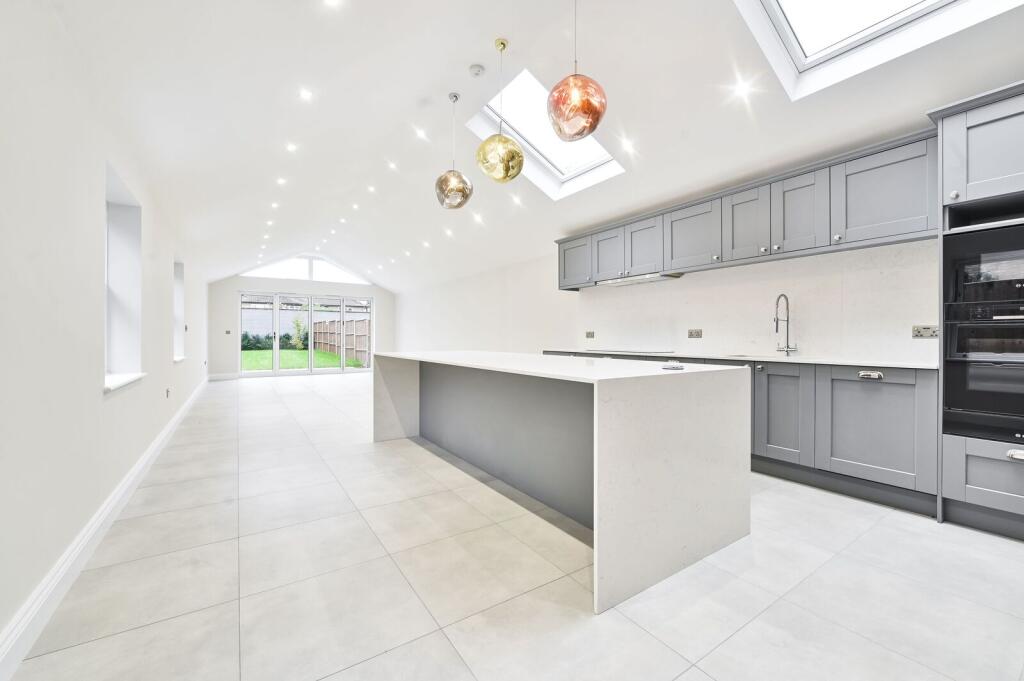 4 bed Mid Terraced House for rent in New Malden. From Foxtons - New Malden
