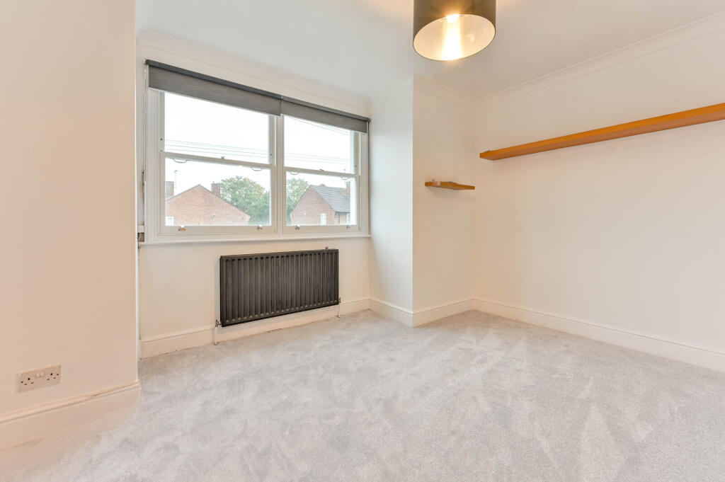 2 bed 1st Floor Flat for rent in New Malden. From Foxtons - New Malden