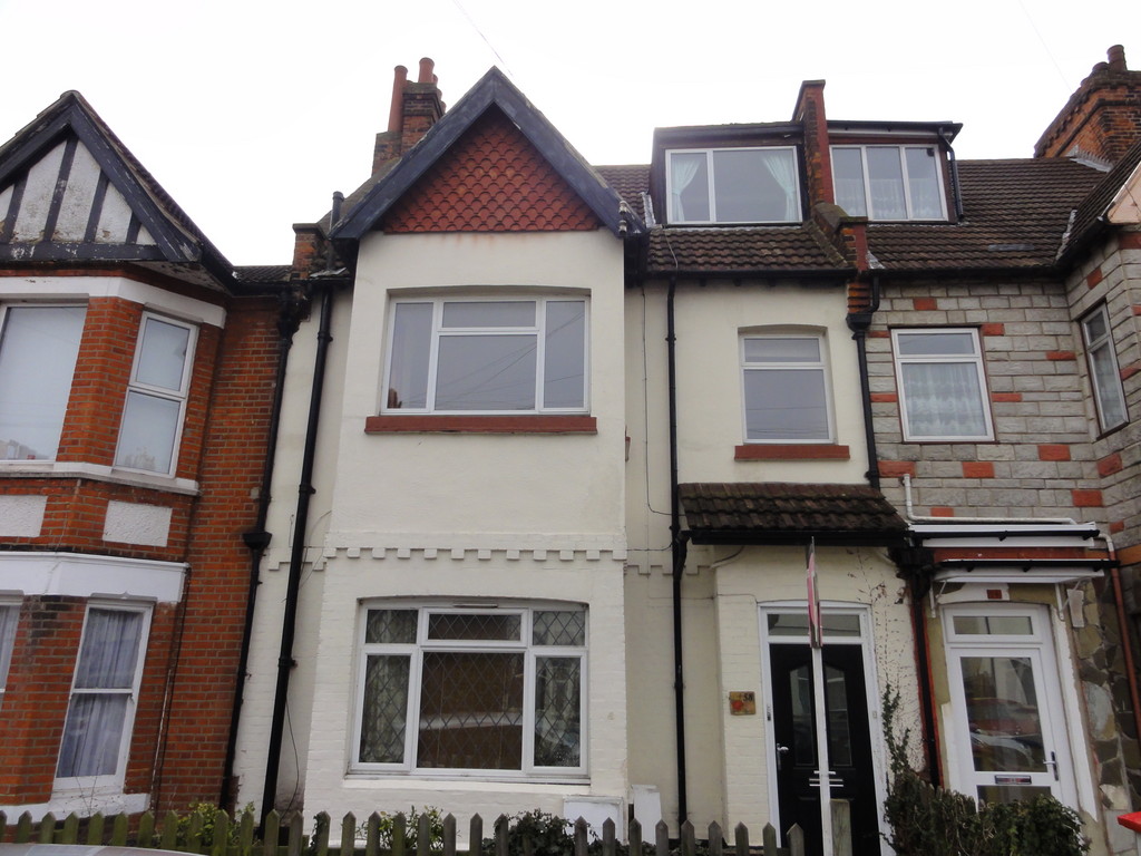 2 bed Maisonette for rent in Essex. From Martin & Co - Southen On Sea