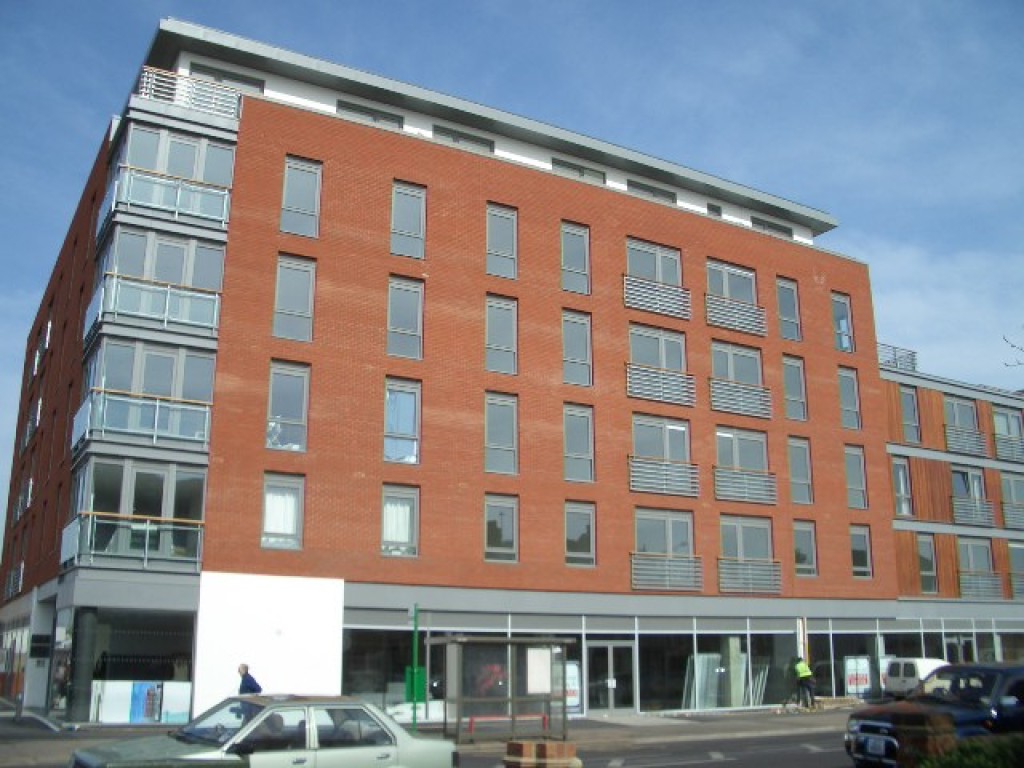 2 bed Apartment for rent in Southend-on-Sea. From Martin & Co - Southen On Sea