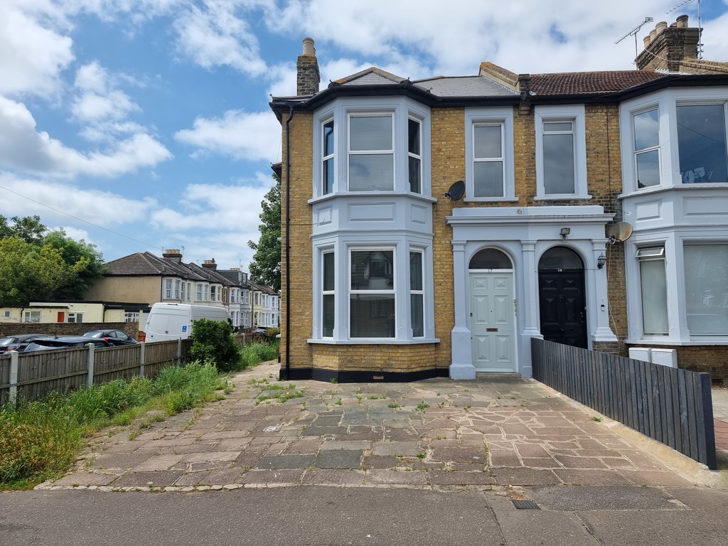 1 bed Apartment for rent in Essex. From Martin & Co - Southen On Sea