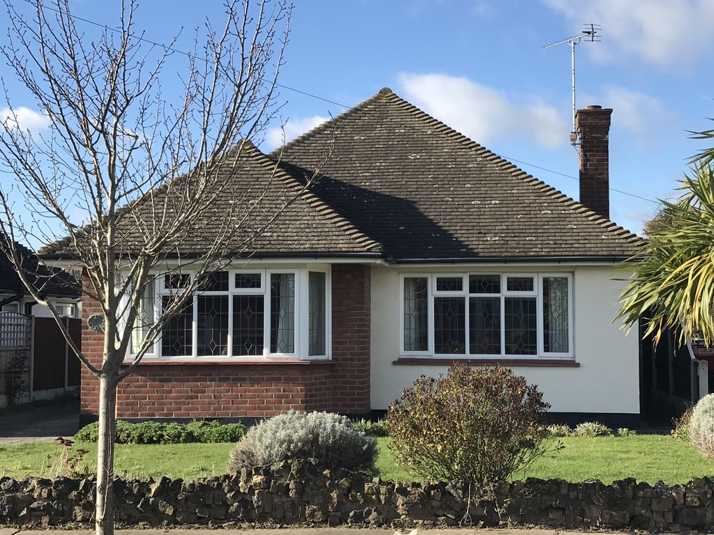 2 bed Detached bungalow for rent in Southend On Sea . From Martin & Co - Southen On Sea
