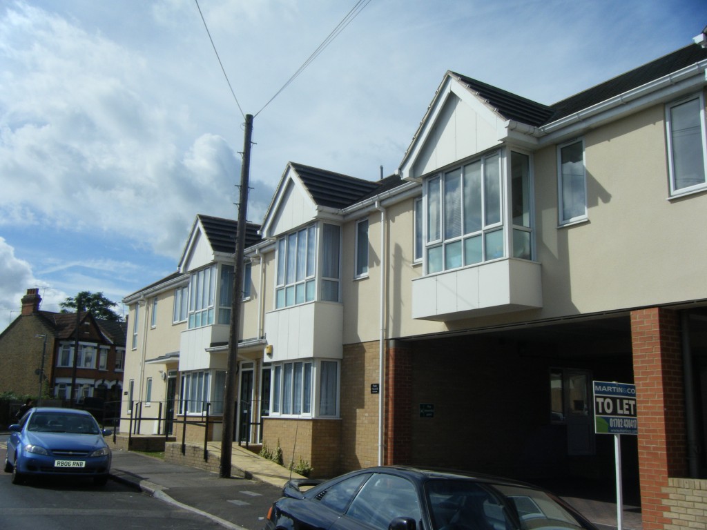2 bed Apartment for rent in Southend-on-Sea. From Martin & Co - Southen On Sea