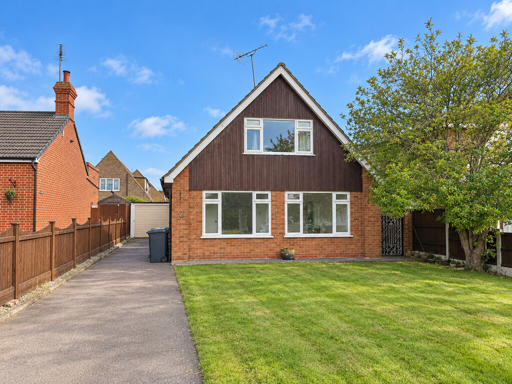 2 bed Detached bungalow for rent in Essex. From Martin & Co - Southen On Sea