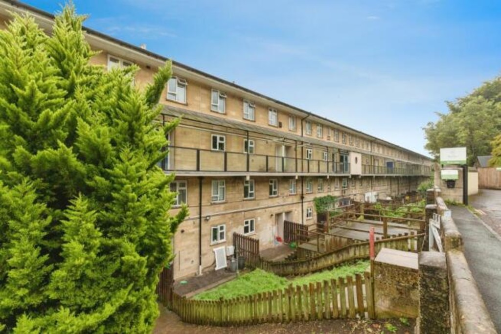 3 bed Apartment for rent in Somerset. From Martin & Co - Bath