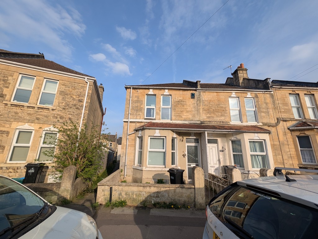 4 bed Mid Terraced House for rent in BANES. From Martin & Co - Bath