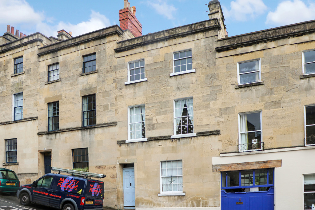 1 bed 1st Floor Flat for rent in Upper Swainswick. From Martin & Co - Bath