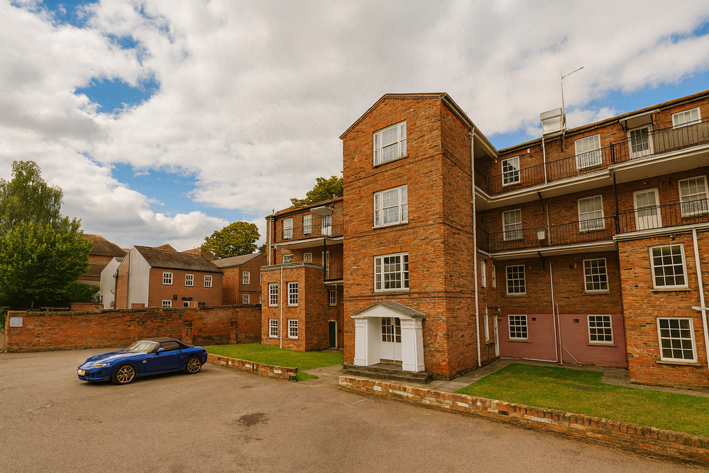 2 bed 1st Floor Flat for rent in Bedford. From Martin & Co - Bedford
