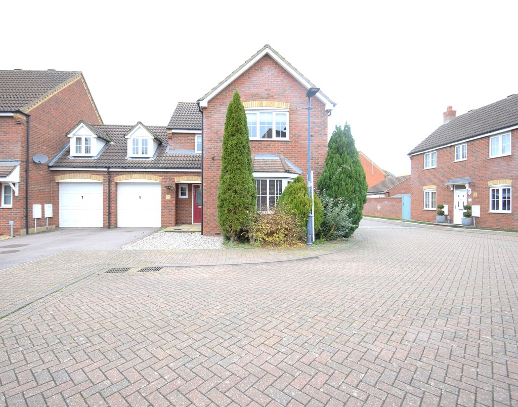 4 bed Link detached for rent in Bedfordshire . From Martin & Co - Bedford