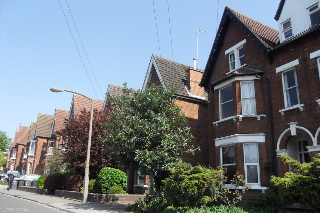 2 bed Apartment for rent in Bedfordshire. From Martin & Co - Bedford