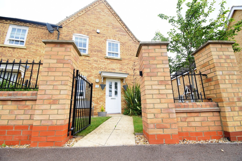 3 bed End of Terrace for rent in Bedfordshire. From Martin & Co - Bedford