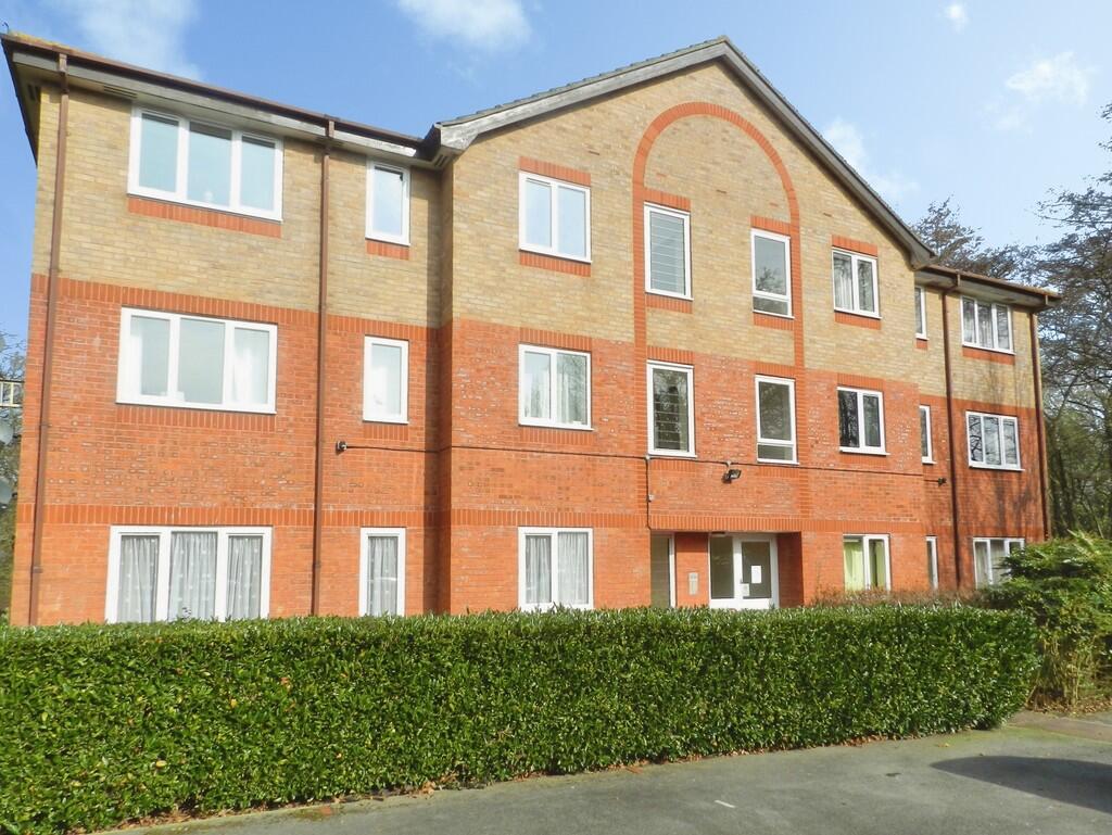 1 bed 1st Floor Flat for rent in Crawley. From Martin & Co - Crawley