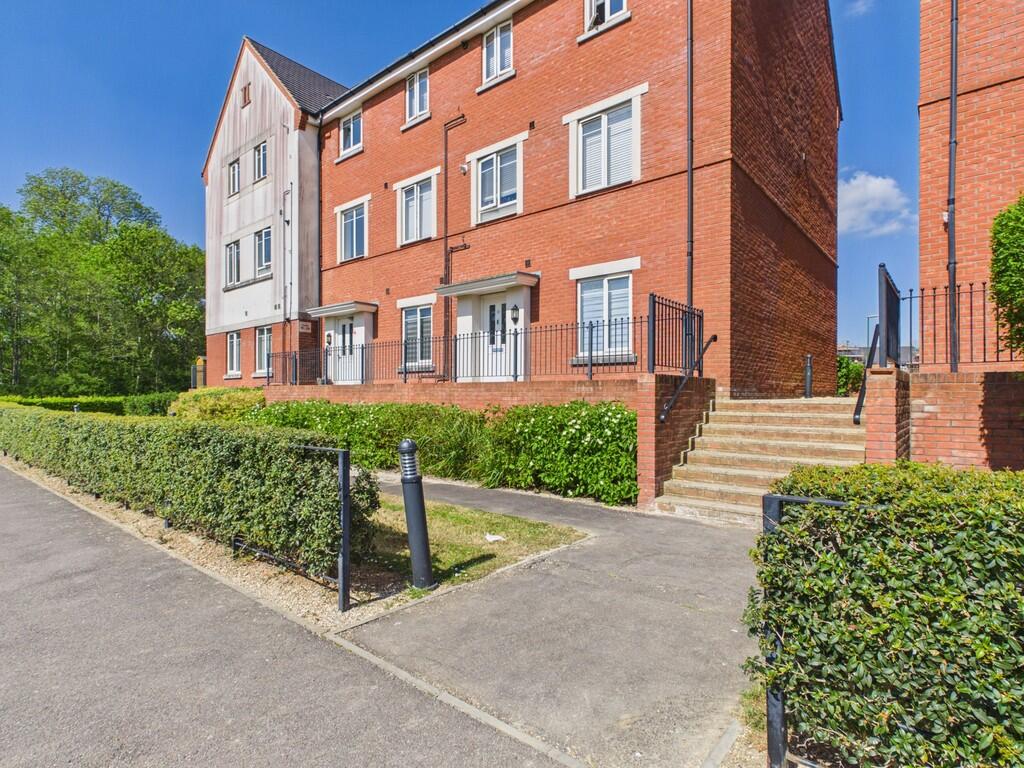 2 bed Apartment for rent in Worth Abbey. From Martin & Co - Crawley