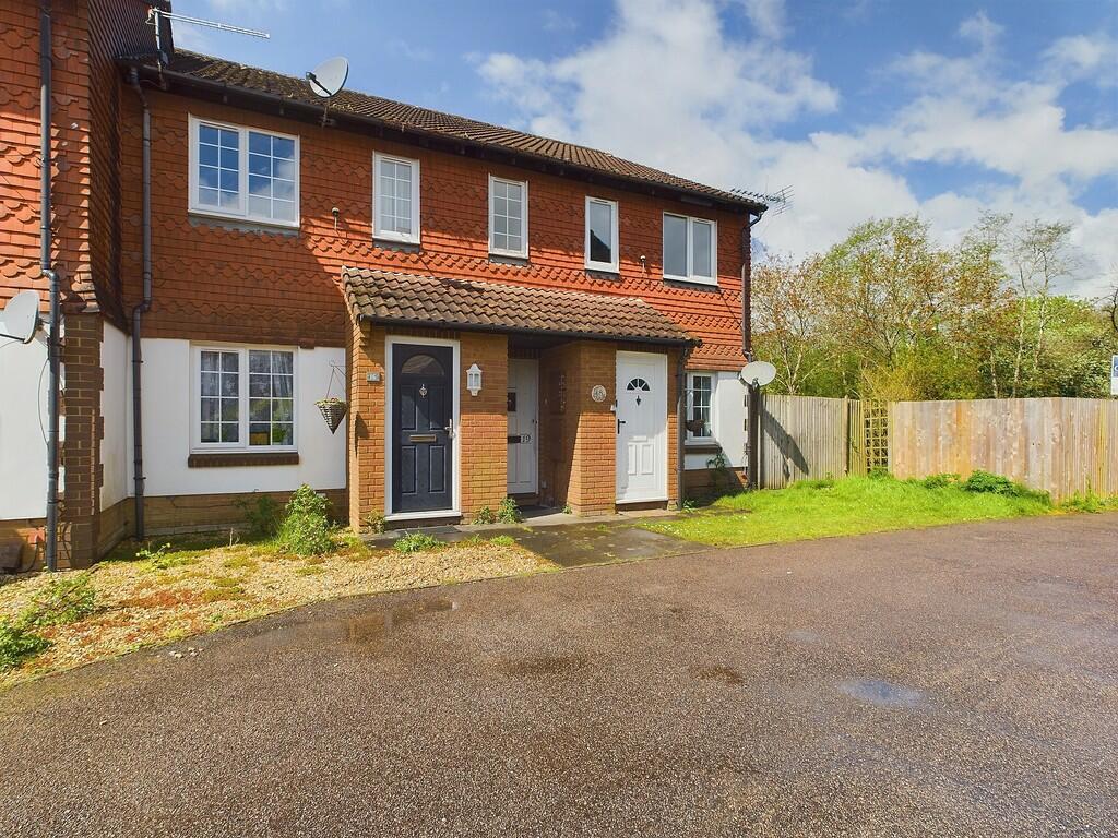 1 bed Annexe for rent in Crawley. From Martin & Co - Crawley