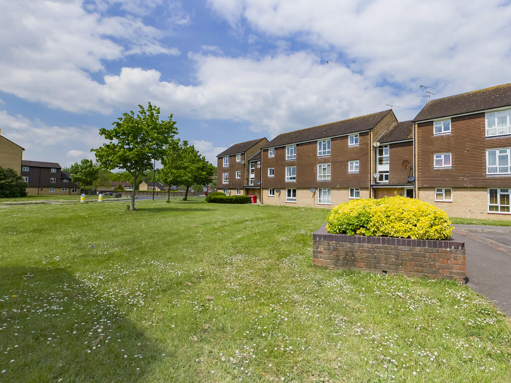 1 bed 1st Floor Flat for rent in Crawley. From Martin & Co - Crawley