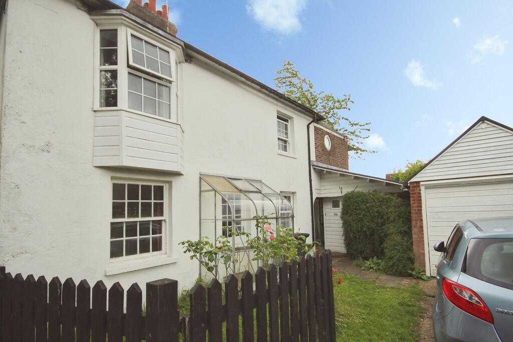 2 bed Cottage for rent in East Grinstead. From Martin & Co - Crawley