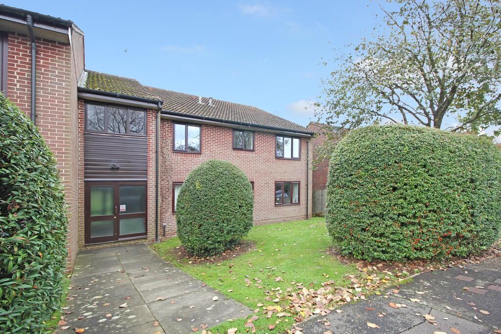 1 bed 1st Floor Flat for rent in Handcross. From Martin & Co - Crawley 1 bed 1st Floor Flat for rent in Handcross. From Martin & Co - Crawley