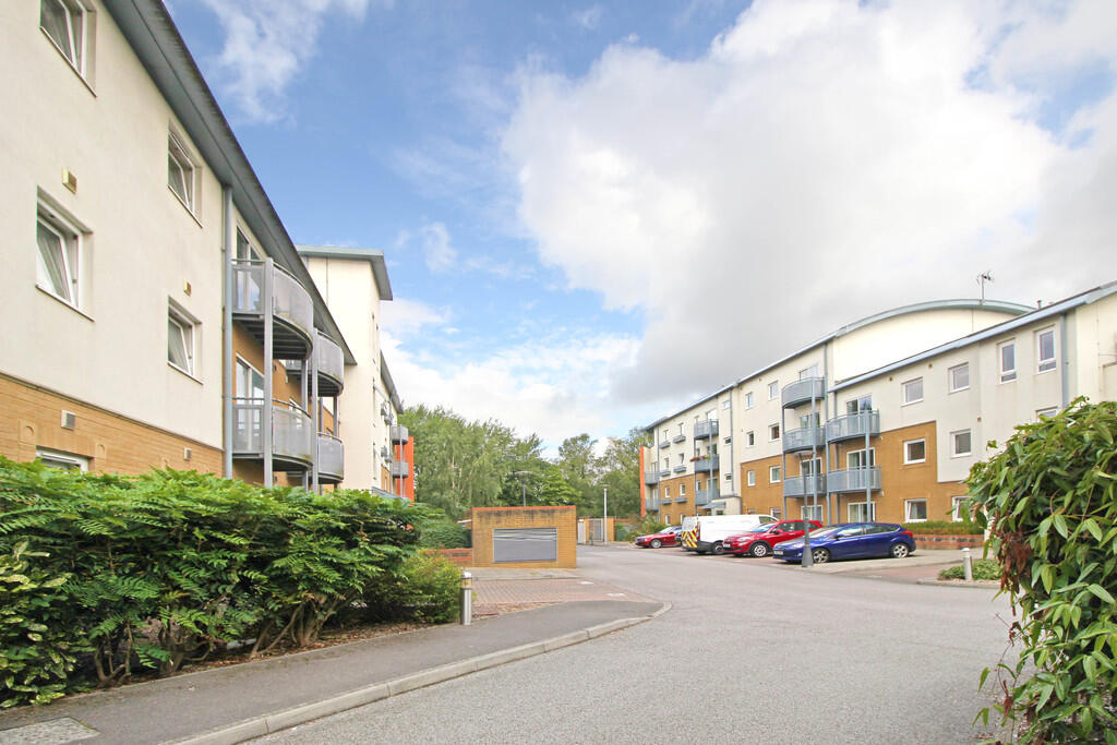 2 bed House (unspecified) for rent in Crawley. From Martin & Co - Crawley