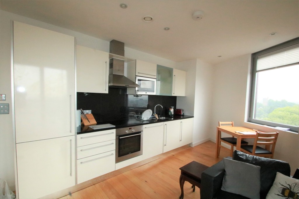 1 bed Apartment for rent in Surrey. From Martin & Co - Croydon