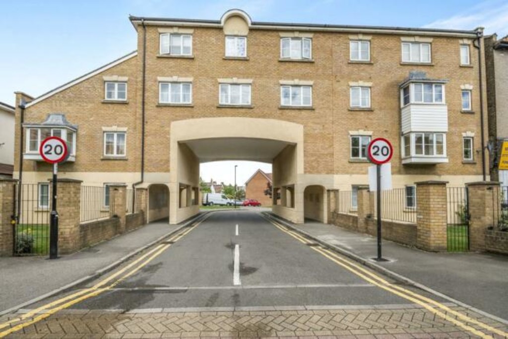 1 bed Ground Floor Flat for rent in East Croydon. From Martin & Co - Croydon