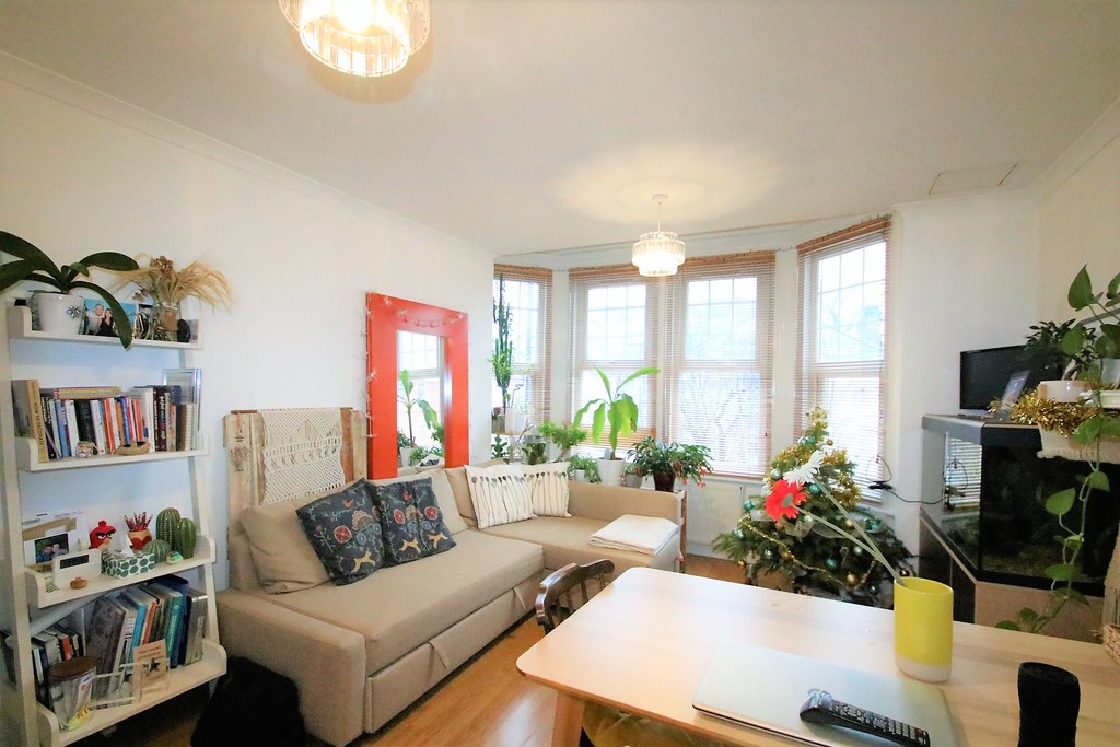 1 bed Apartment for rent in Surrey. From Martin & Co - Croydon