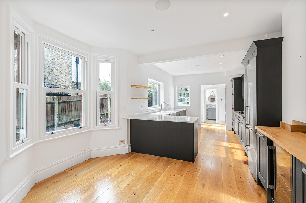 4 bed Semi Detached for rent in Surrey. From Martin & Co - Croydon 4 bed Semi Detached for rent in Surrey. From Martin & Co - Croydon