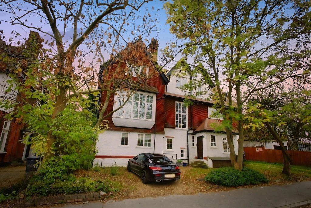 1 bed 1st Floor Flat for rent in Croydon. From Martin & Co - Croydon