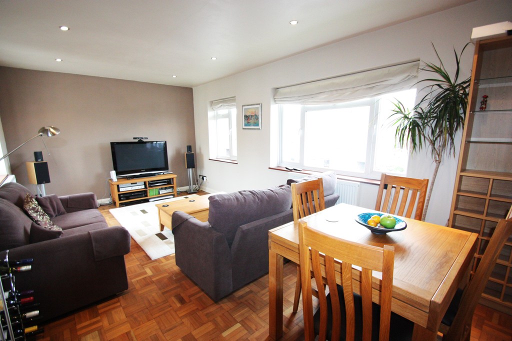 2 bed Apartment for rent in Croydon. From Martin & Co - Croydon