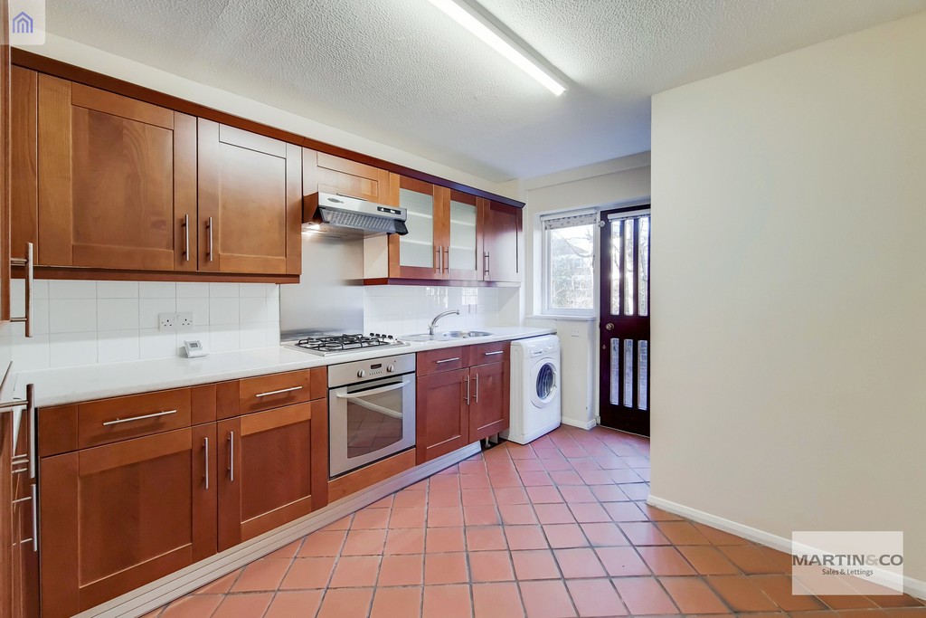 2 bed Ground Floor Flat for rent in East Croydon. From Martin & Co - Croydon