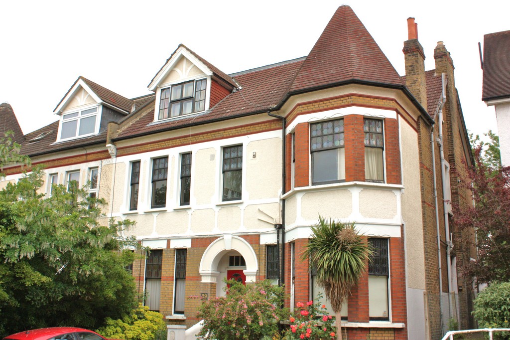 1 bed 1st Floor Flat for rent in Surrey. From Martin & Co - Croydon