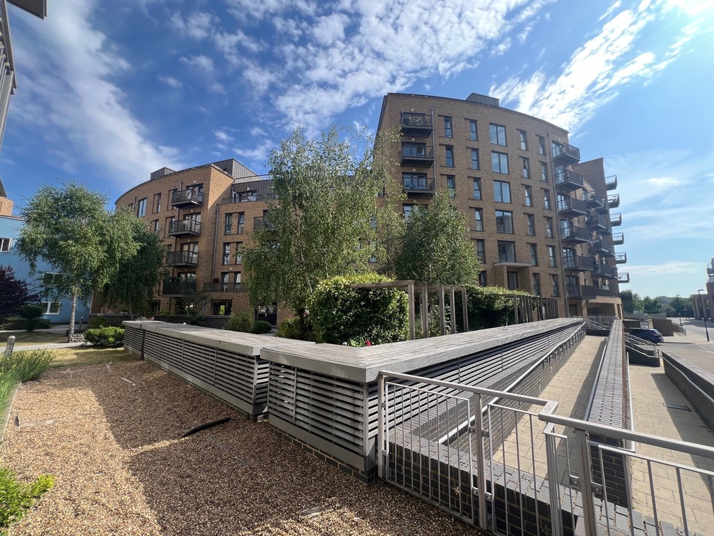 2 bed Apartment for rent in Croydon. From Martin & Co - Croydon