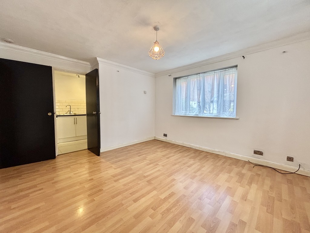 2 bed Apartment for rent in Croydon. From Martin & Co - Croydon